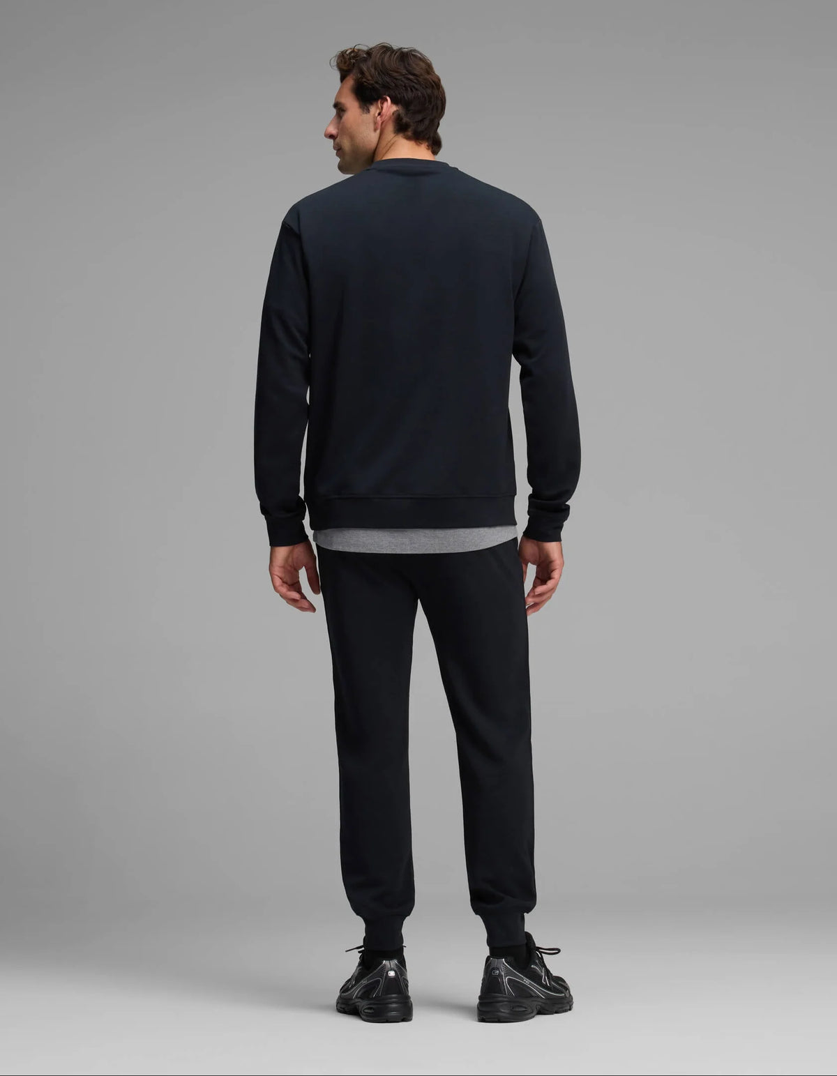 Men's Versa Crewneck & Jogger Set